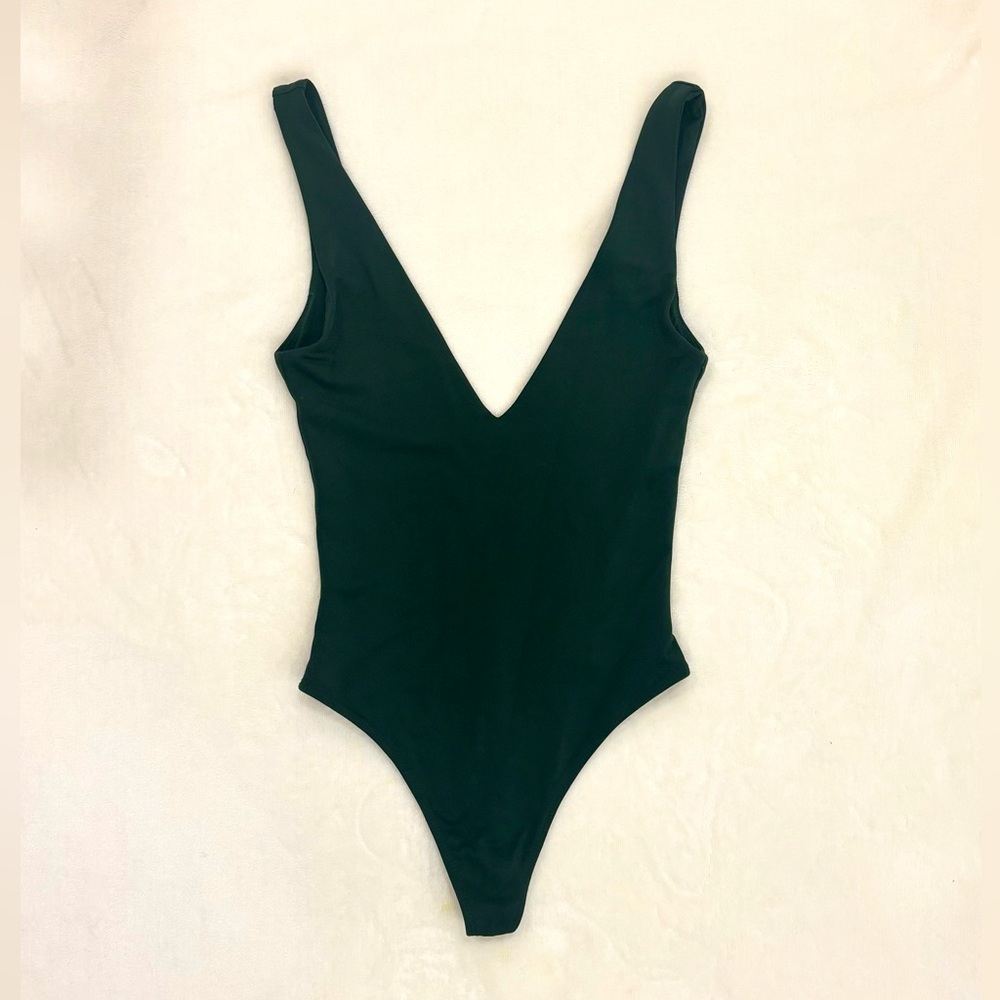 Babaton Deep V Black Sleeveless Bodysuit